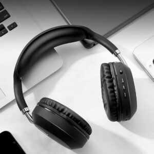 Pawa Thunk Overear Wireless headphone.